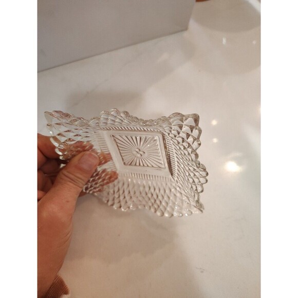 Vintage Indiana Diamond Point Glass Serving Dish Scalloped Edges - Picture 3 of 10